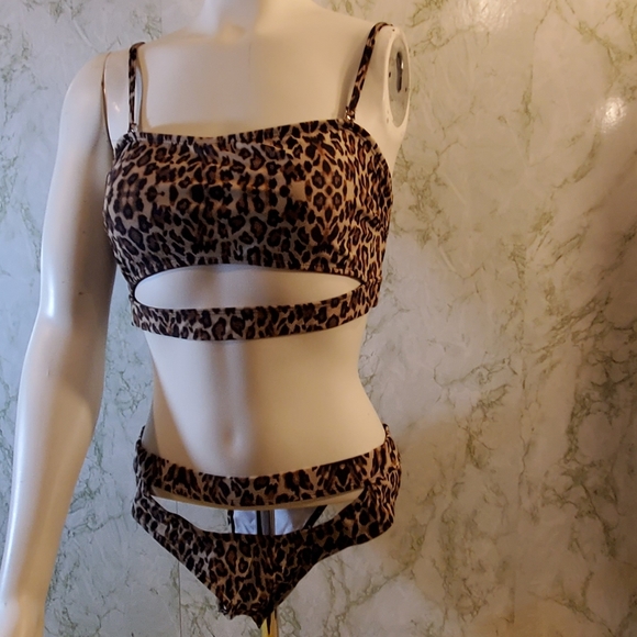 NOVMAY Other - NOVMAY Leopard Print 2 Piece Swimsuit
